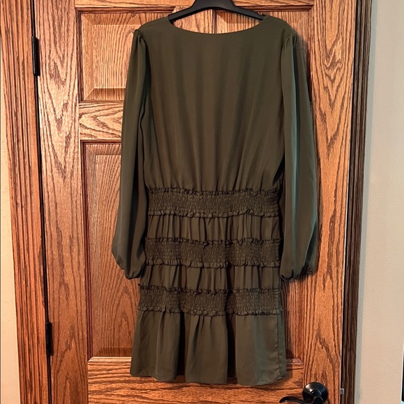 Molly Bracken Dark Green Long Sleeve Dress - Picture 3 of 6